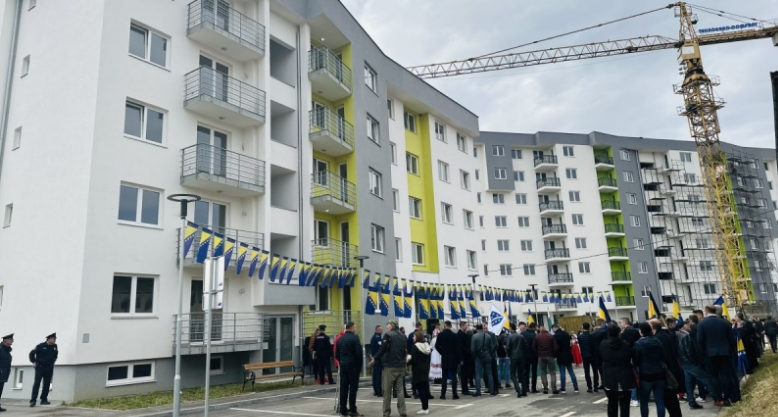 U Kalesiji 20 porodica dobilo ključeve stanova