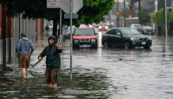 U Kaliforniji više od 120.000 kuća i poslovnih objekata i dalje bez struje