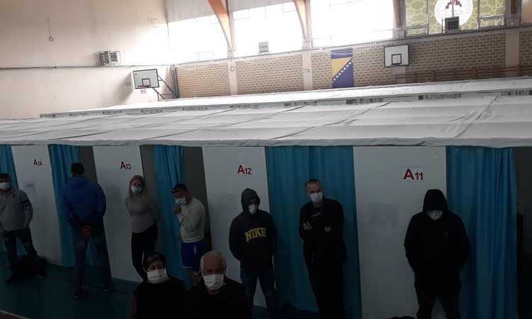 U kantonalnom karantenu u Cazinu trenutno smještene 104 osobe