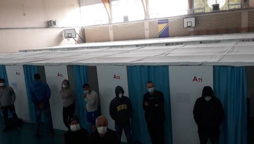 U kantonalnom karantenu u Cazinu trenutno smještene 104 osobe