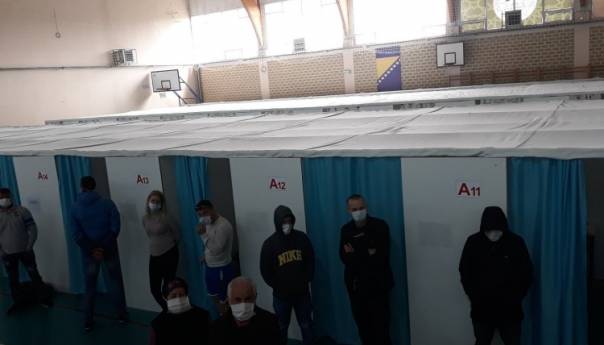 U kantonalnom karantenu u Cazinu trenutno smještene 104 osobe