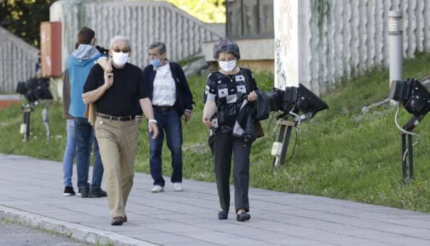 U Kantonu Sarajevo novozaraženih 14, preminule tri osobe