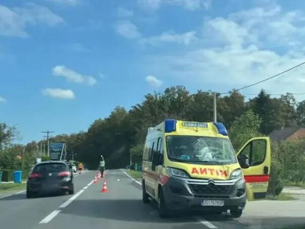 U Karlovcu poginula pješakinja nakon što je udarilo vozilo Hitne