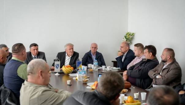 U Konjicu, Jablanici i Prozoru održane tribine o aktuelnim političkim dešavanjima