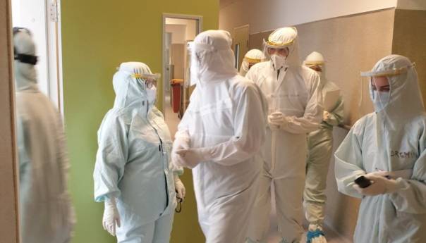 U KS 11 novozaraženih, devet oporavljenih