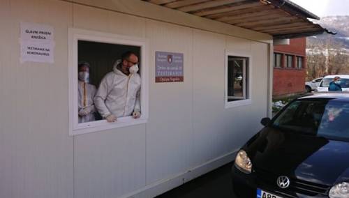 U KS 611 novooboljelih, 18 preminulih