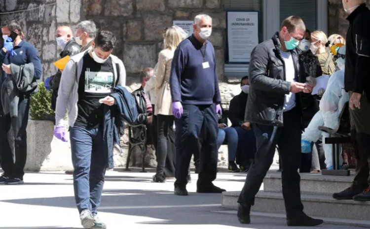U KS 617 novozaraženih, pet osoba preminulo