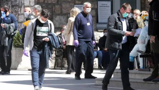 U KS 617 novozaraženih, pet osoba preminulo