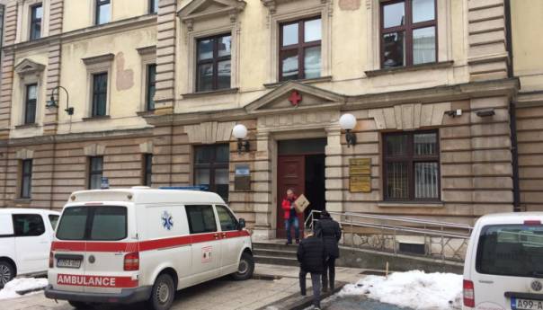 U KS 921 novozaražena osoba, preminule četiri