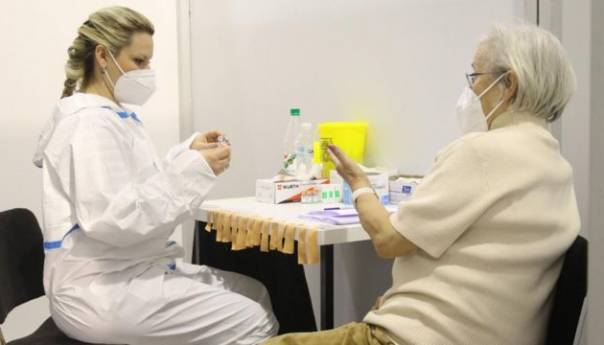 U KS potpuno vakcinisan 165.841 stanovnik ili 49,9 posto