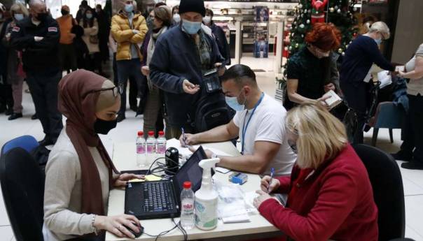 U KS protiv korone vakcinisano 57,46 posto punoljetnog stanovništva