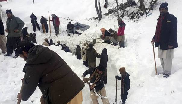 U lavinama u Pakistanu i Afganistanu poginulo 160 ljudi