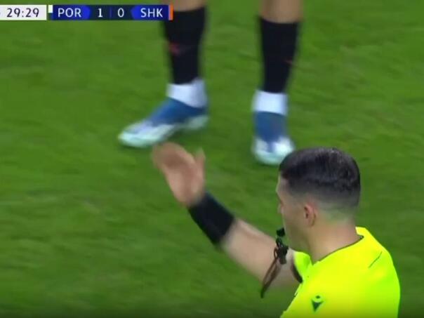 U Ligi prvaka viđen najkontroverzniji gol sezone, ali sve je po pravilima