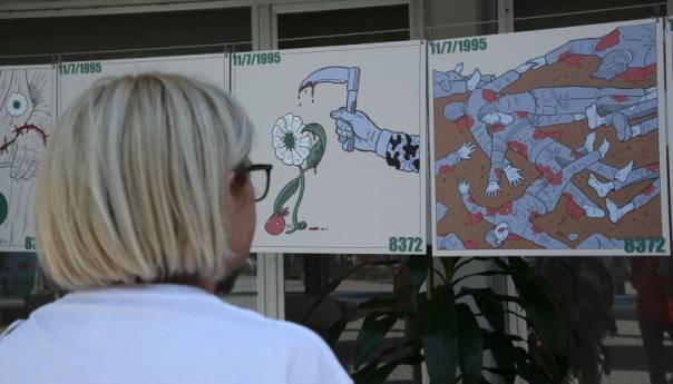 U Lukavcu otvorena izložba ilustracija 'Jedanaestog podsjećamo'