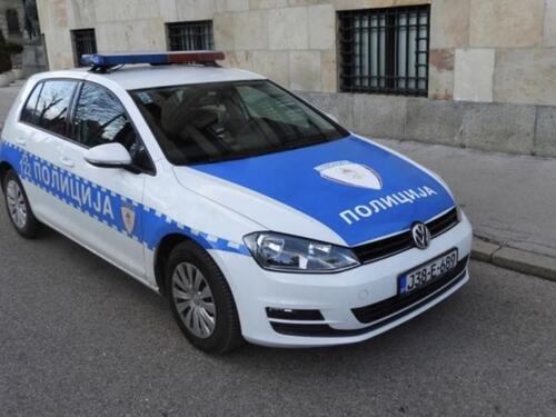 U masovnoj tuči u kafani u Petrovu povrijeđena dva policajca