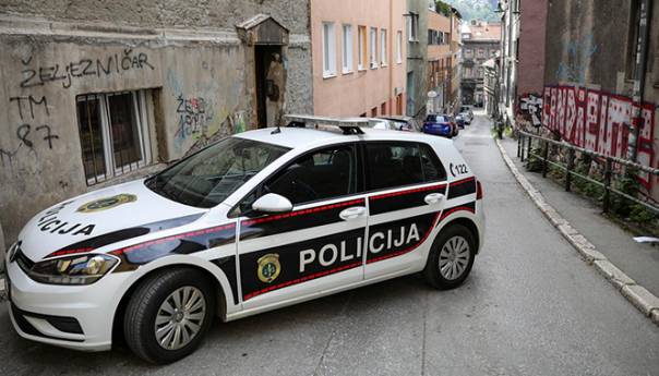 U masovnoj tučnjavi u Sarajevu teško povrijeđen 20-godišnjak