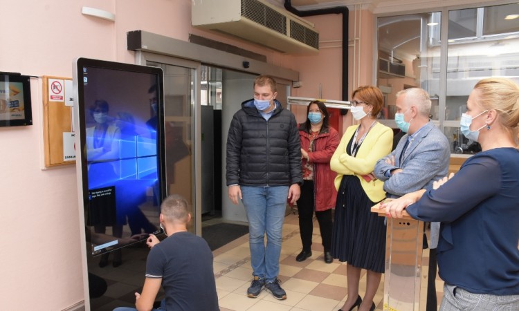 U Matičnom uredu Općine Centar od jučer u funkciji interaktivni panel