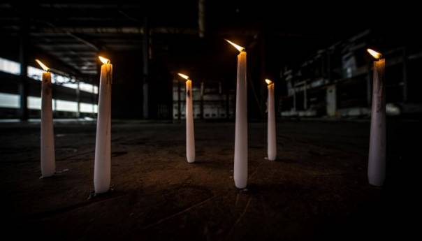 Srebrenica: 6 svijeća u znak sjećanja na žrtve Holokausta