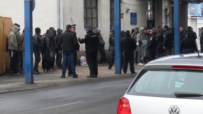 U međusobnoj tučnjavi dva migranta jedan teže povrijeđen