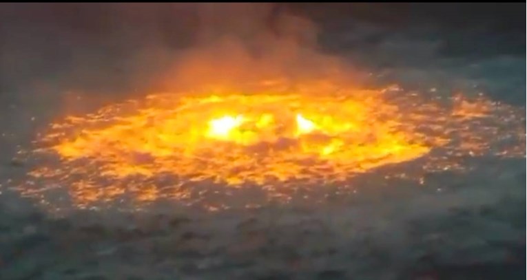 U Meksiku gorio ocean, izbio požar u podvodnom cjevovodu