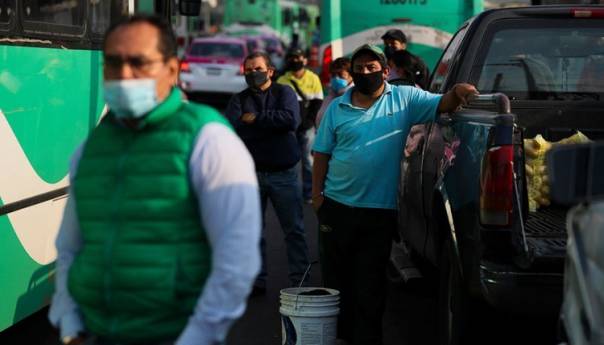 U Meksiku umrlo još 895 ljudi
