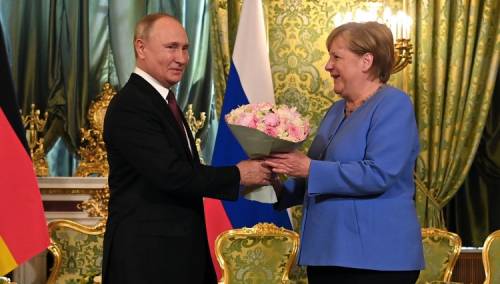 U Moskvi počeo sastanak Putina i Merkel