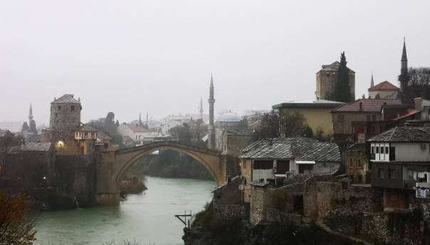 U Mostaru jaka kiša i grmljavina, u Čapljini se obilaze nasipi