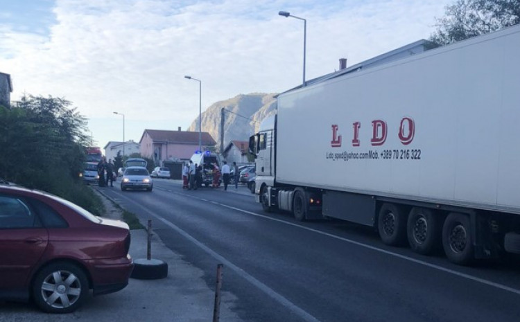 U Mostaru podlegao pješak nakon što ga je jutros udario Golf