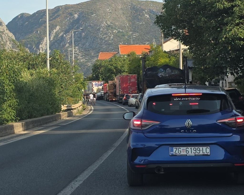U Mostaru poginuo pješak poginuo, cesta M17 potpuno zatvorena