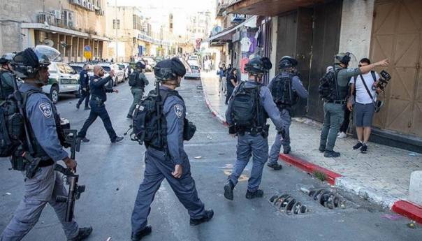 U napadu izraelske policije na Palestince ranjeno deset osoba