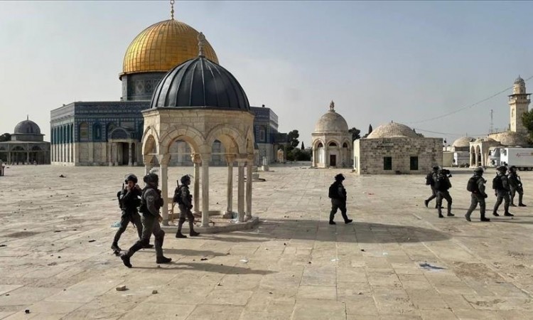 U napadu izraelskih snaga u Al-Aksi povrijeđeno 215 Palestinaca