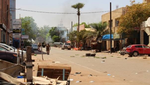 U napadu terorista na pijacu u Burkini Faso ubijeno 30 ljudi