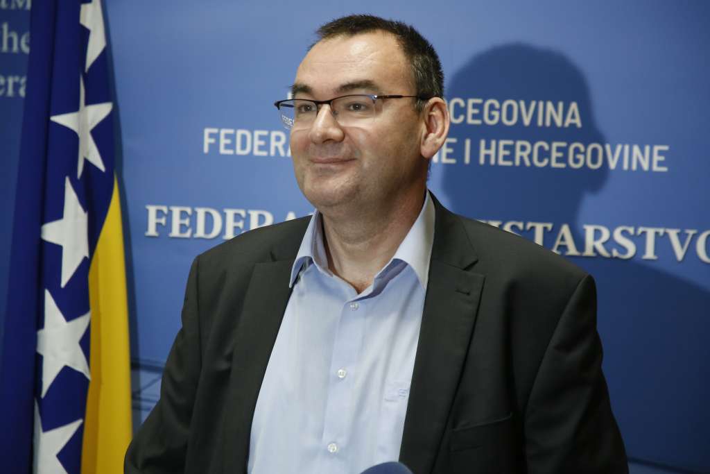 Narednih mjesec dana porast broja zaraženih, nakon toga stabilizacija