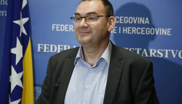 Narednih mjesec dana porast broja zaraženih, nakon toga stabilizacija