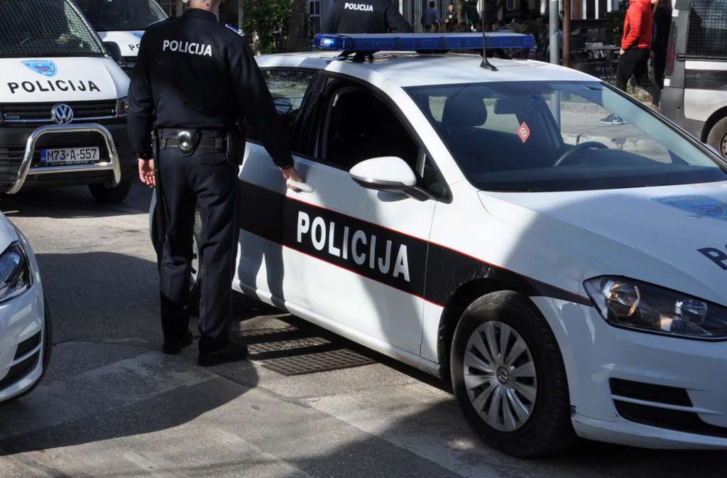 U naselju Pofalići bačena eksplozivna naprava