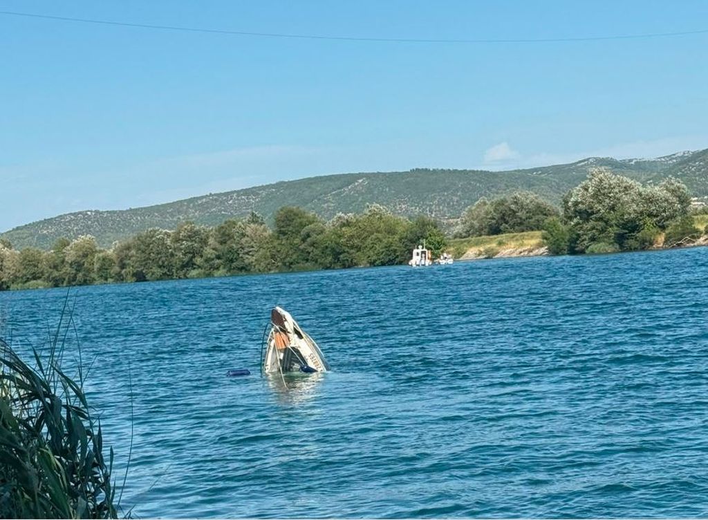 U Neretvi potonula brodica, jedna osoba poginula, druga nestala
