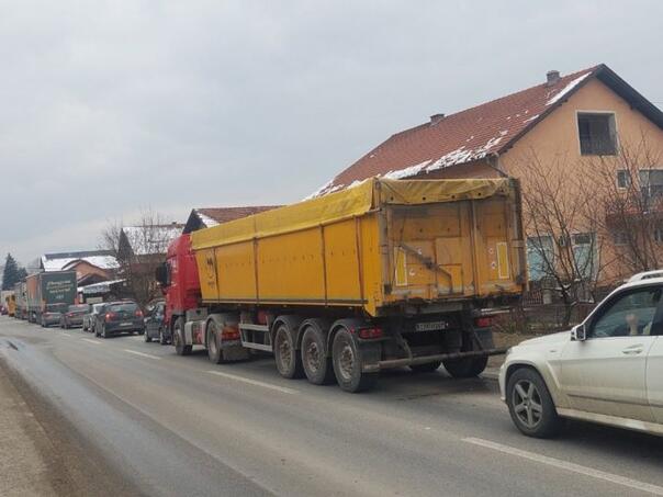 U nesreći kod Doboja poginula žena, vozač u bolnici