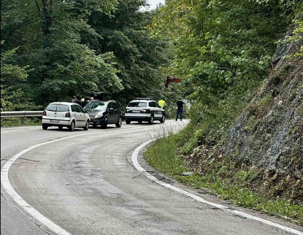 U nesreći kod Kladnja poginula jedna osoba