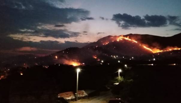 U Neumu svo ljudstvo na požarištu, stiže i helikopter OSBiH