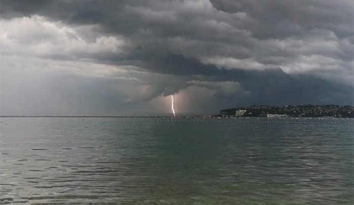 U nevremenu koje je zahvatilo veći dio Hrvatske poplavljene ulice i objekti