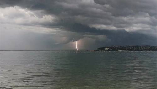 U nevremenu koje je zahvatilo veći dio Hrvatske poplavljene ulice i objekti