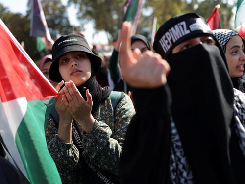 U New Yorku hiljade ljudi na ulici traže 'Slobodu za Palestinu'