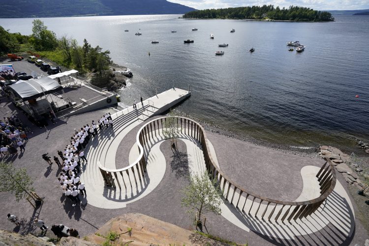 U Norveškoj otvoren spomenik žrtvama Andersa Breivika