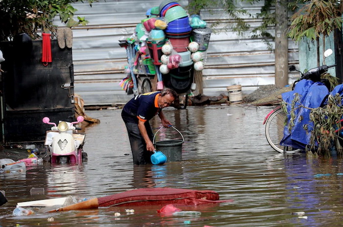 U novim poplavama i klizištima u Indoneziji poginule 53 osobe
