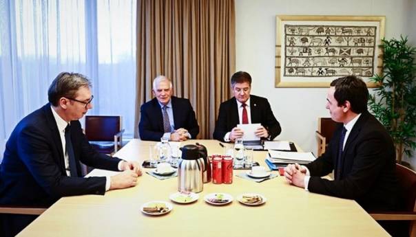 U Ohridu nastavak razgovora Vučića i Kurtija