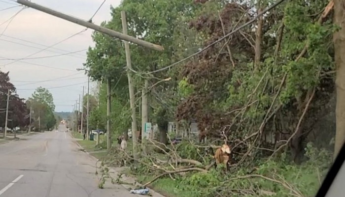 U olujama poginulo osam osoba, pola miliona bez struje