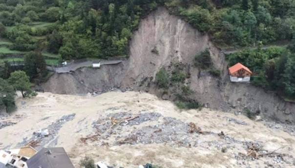 U oluji i poplavama u Italiji i Francuskoj najmanje 12 mrtvih