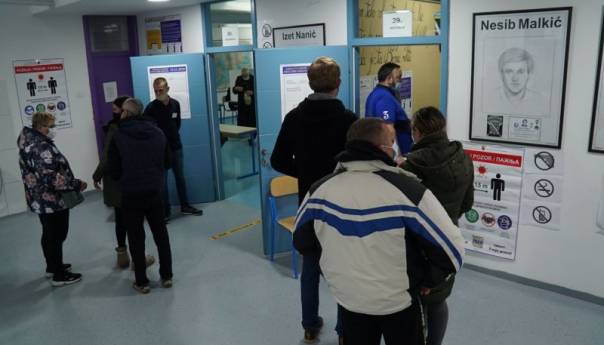 U općinama Centar, Stari Grad i Novi Grad izbori protiču bez problema