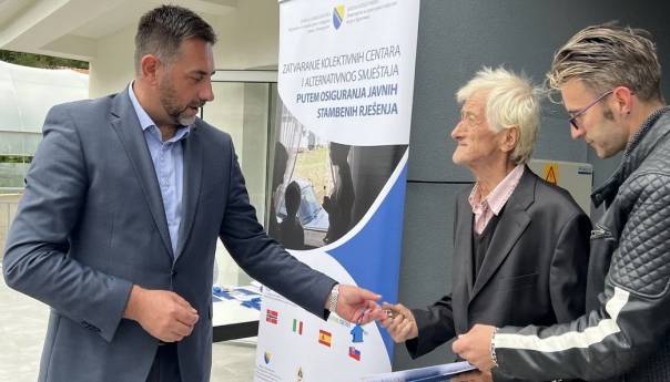 U općini Pale FBiH deset porodica dobilo ključeve stanova
