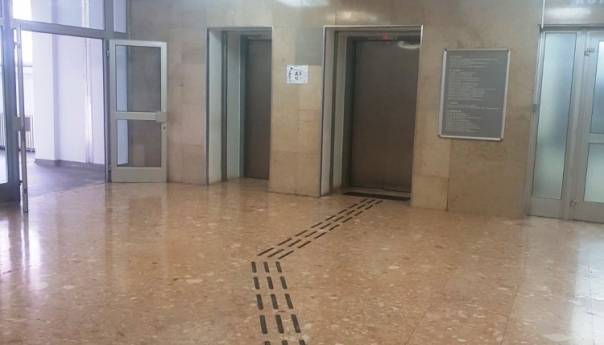 U Općoj bolnici postavljene taktilne podloge za slijepe i slabovidne osobe